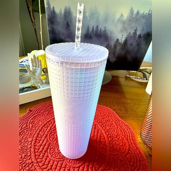New Starbucks 2022 Venti 24 oz iridescent frosted white Tumbler. - Picture 2 of 4